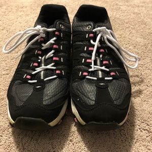 Avia gym shoes